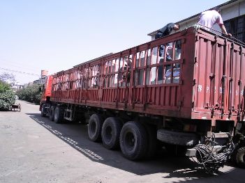 專車發(fā)貨現(xiàn)場(chǎng)